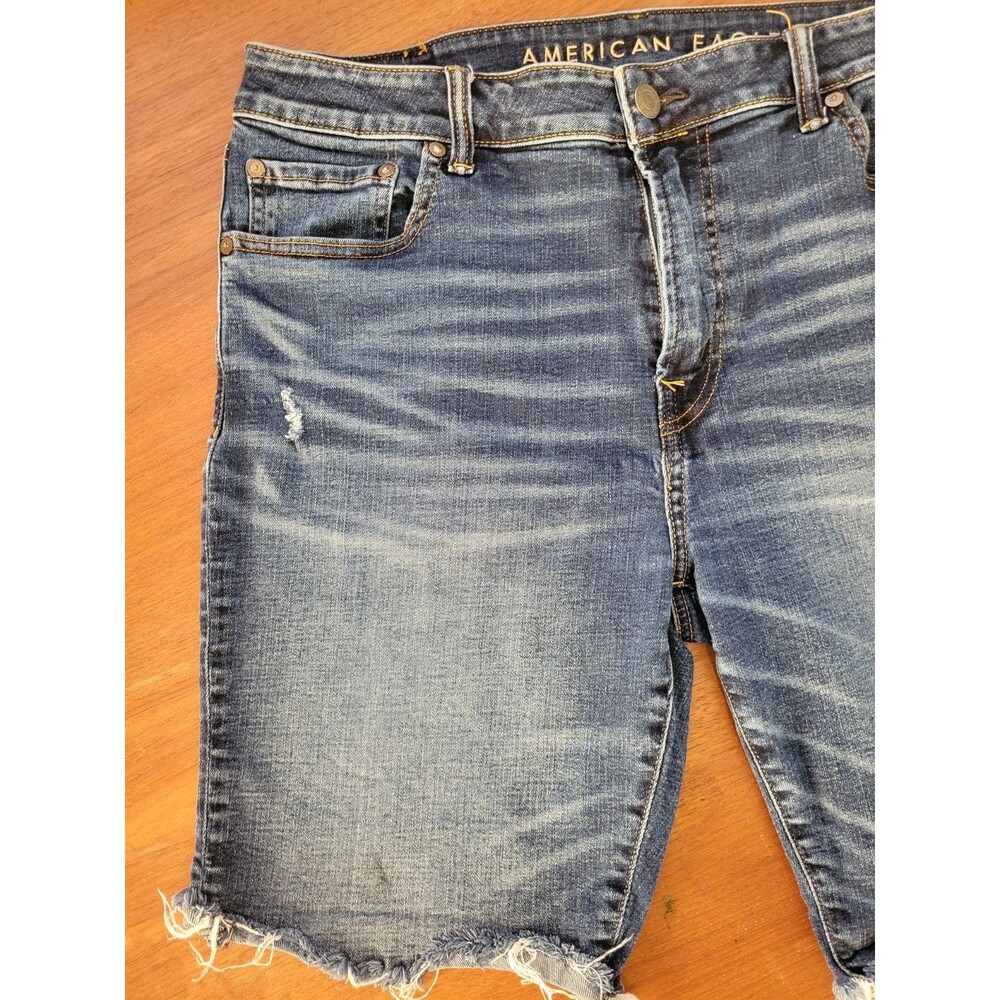 American Eagle Airflex+ Mens Distressed Medium Wash Cutoff Denim Shorts Size 36 - Picture 2 of 8